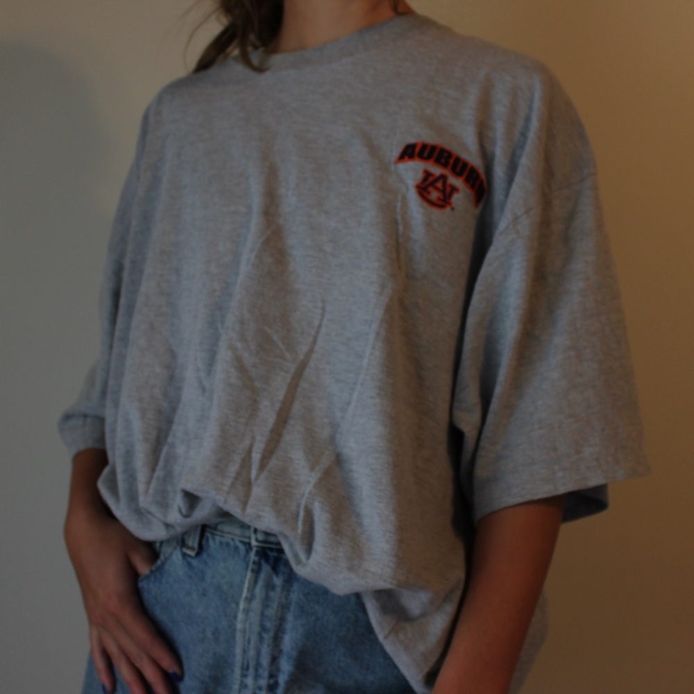 AUBURN POCKET LOGO T-SHIRT